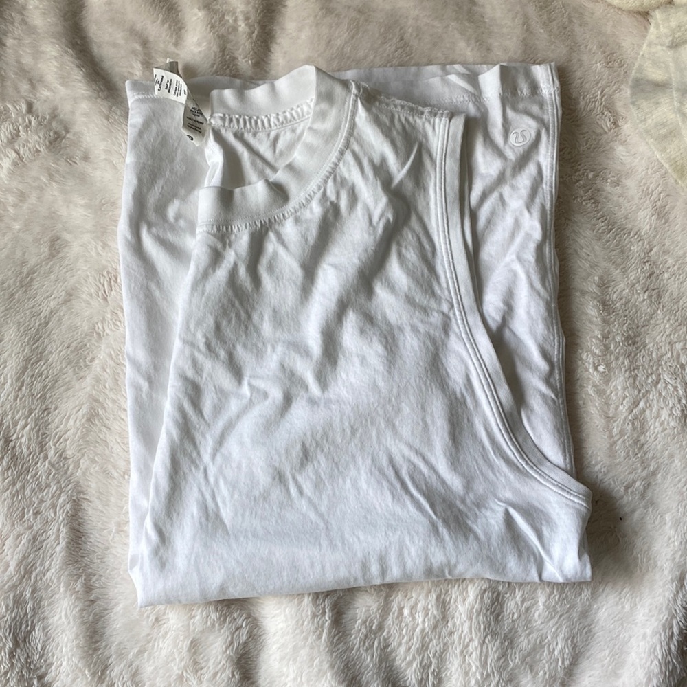 Lululemon sleeveless muscle tank